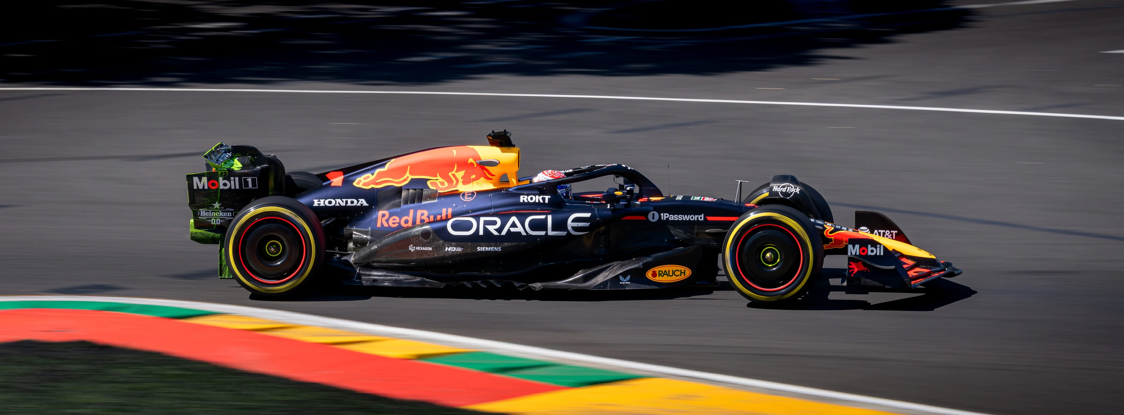 Red Bull No. 1 driven by Verstappen – motorsport photography by Junrui Ye