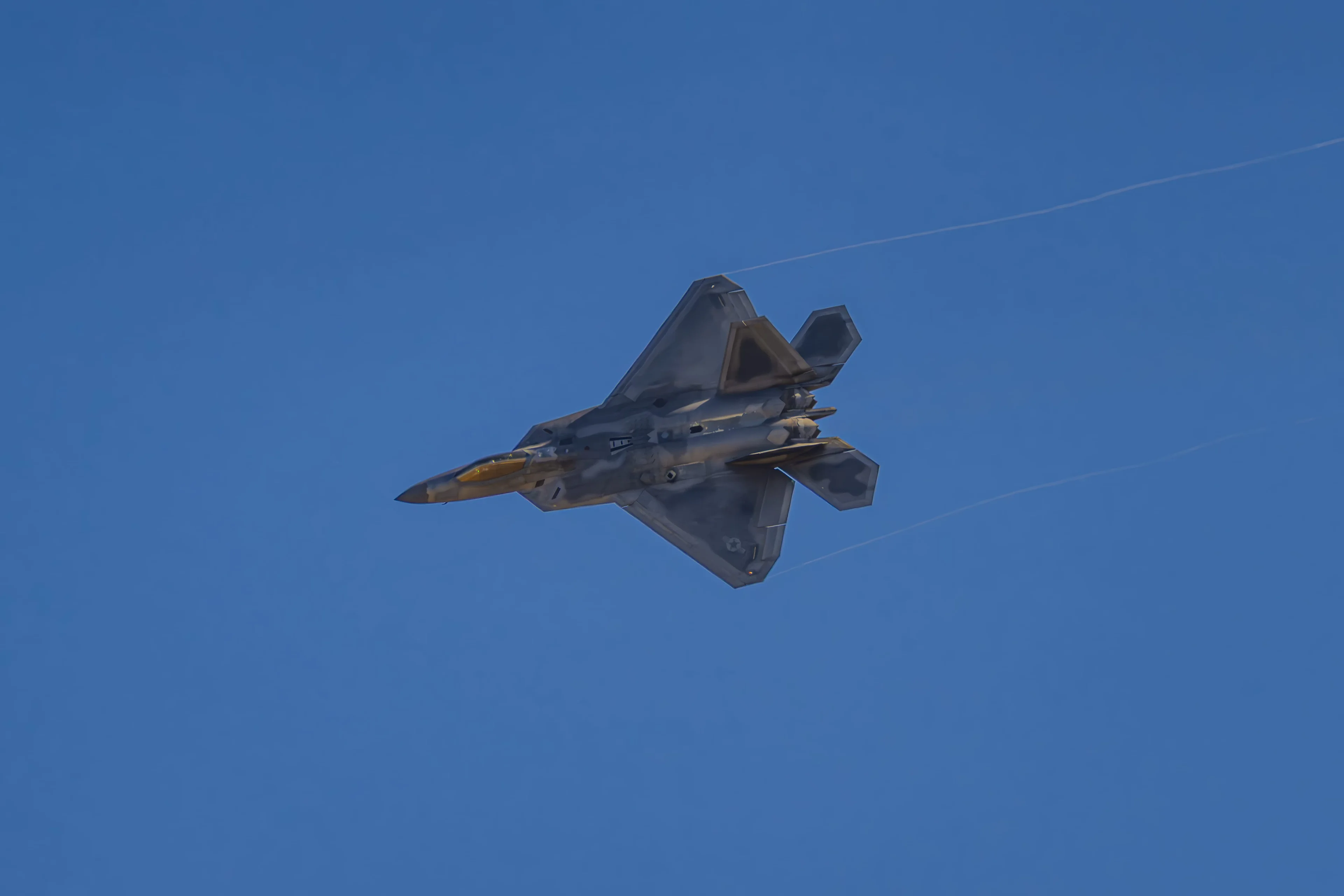 F22(8)