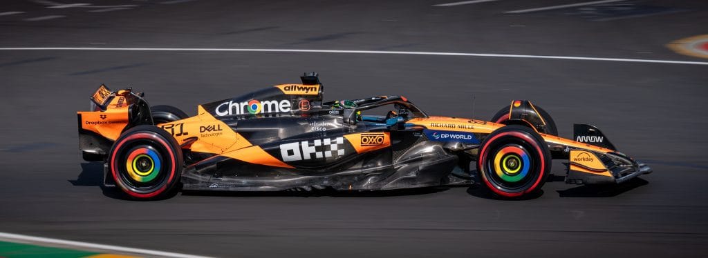 McLaren No. 81 with Piastri – motorsport photography by Junrui Ye