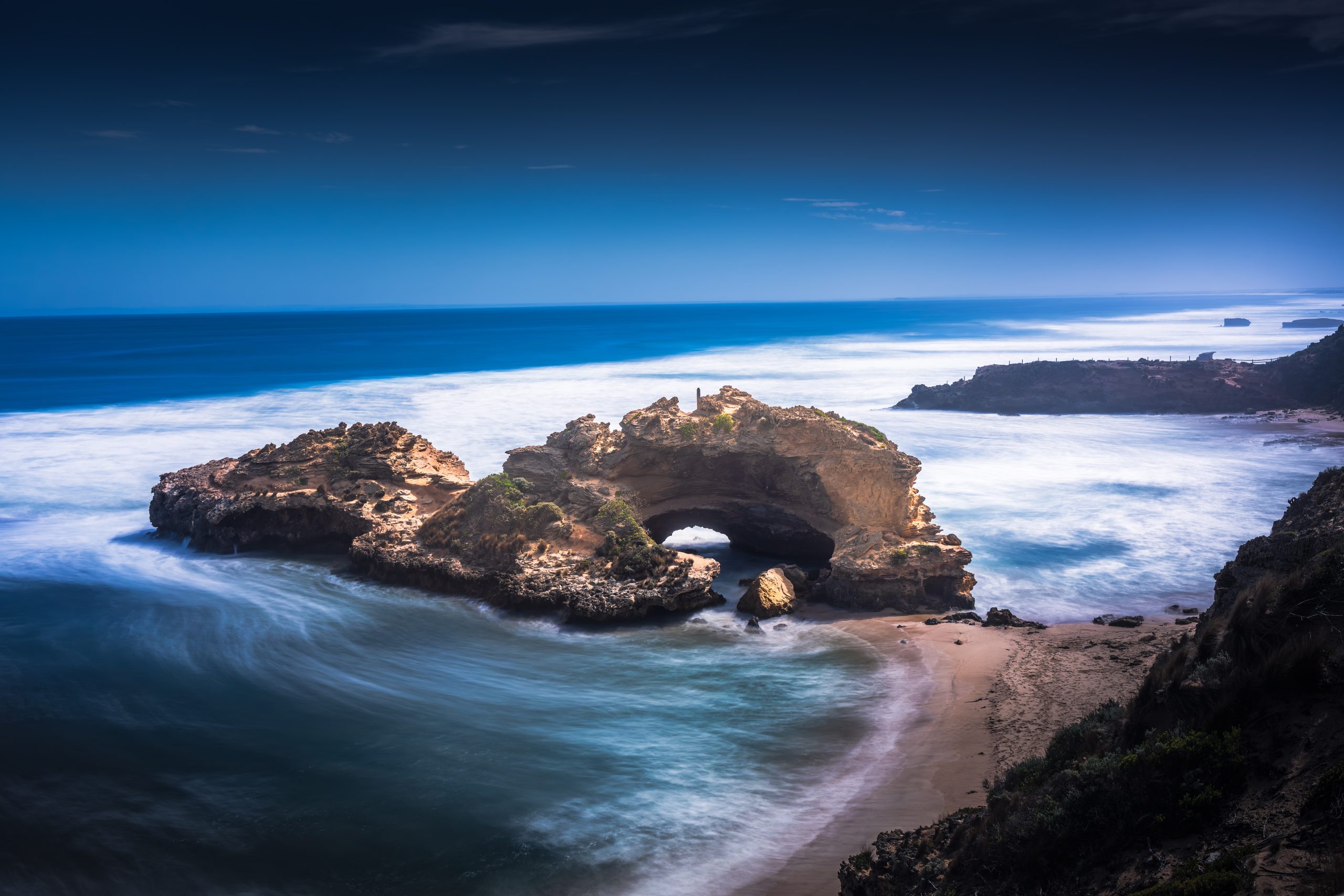 Melbourne London Bridge – landscape photography by Junrui Ye