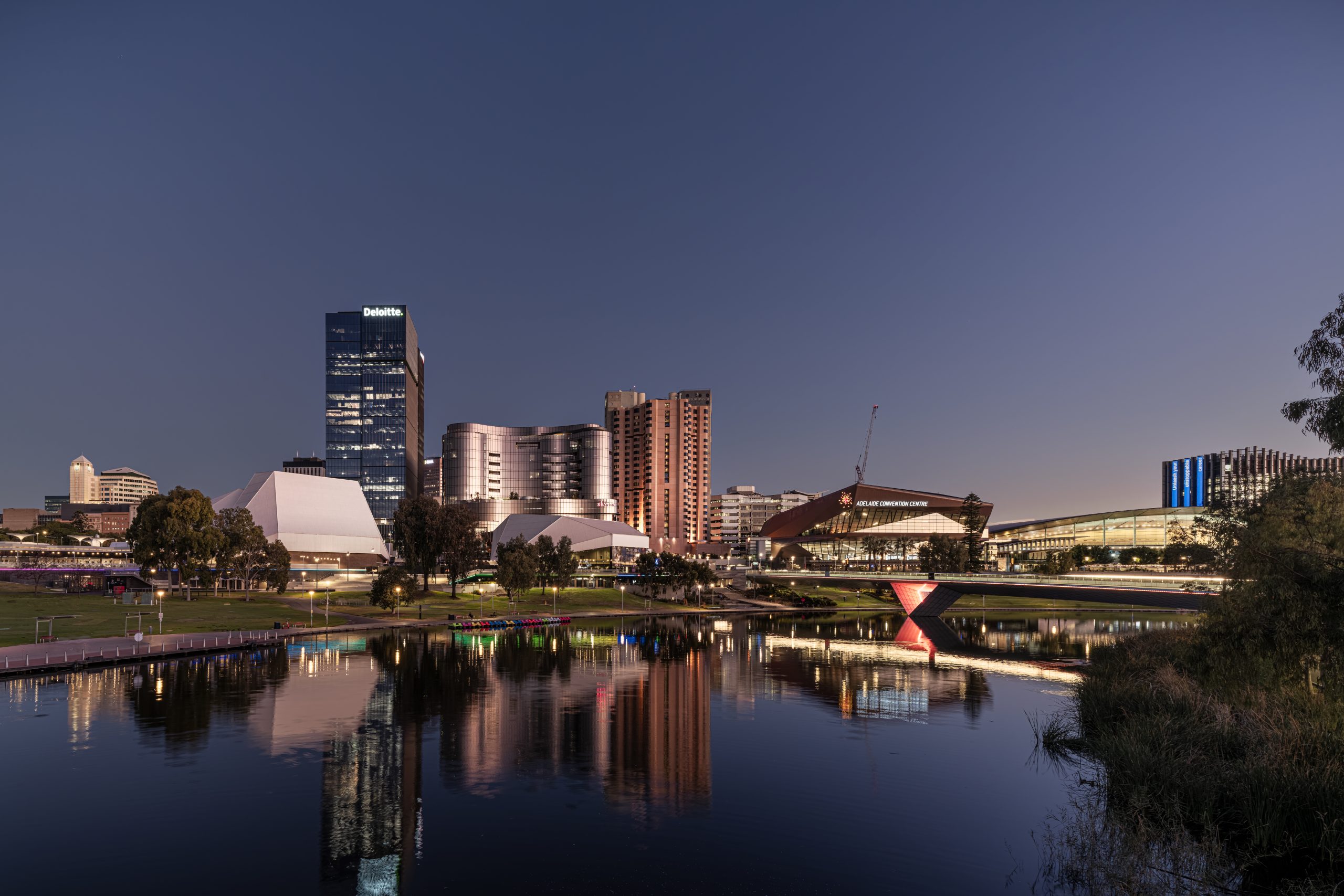 Adelaide City Skyline – landscape photography by Junrui Ye