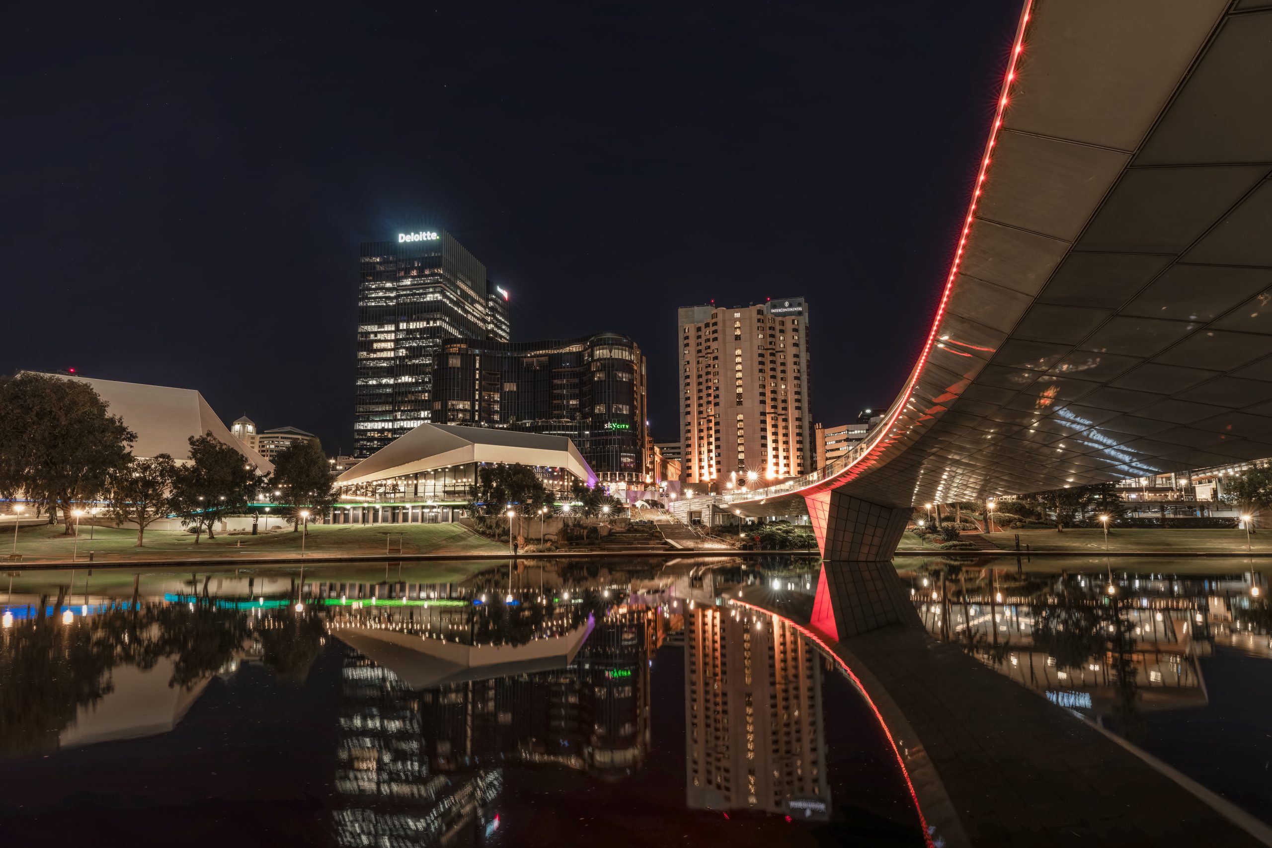 Adelaide City Skyline – landscape photography by Junrui Ye