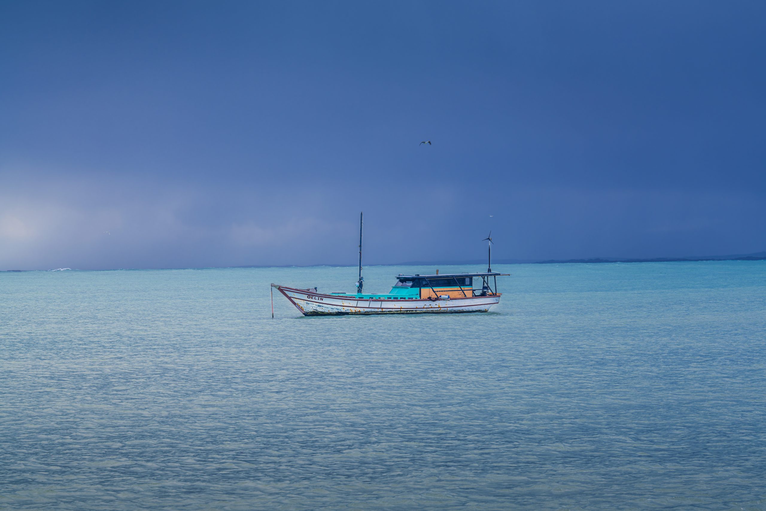 Boat at Robe – landscape photography by Junrui Ye