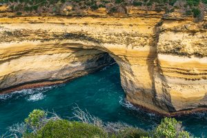 Close-up view of Island Arch limestone formation above turquoise ocean water